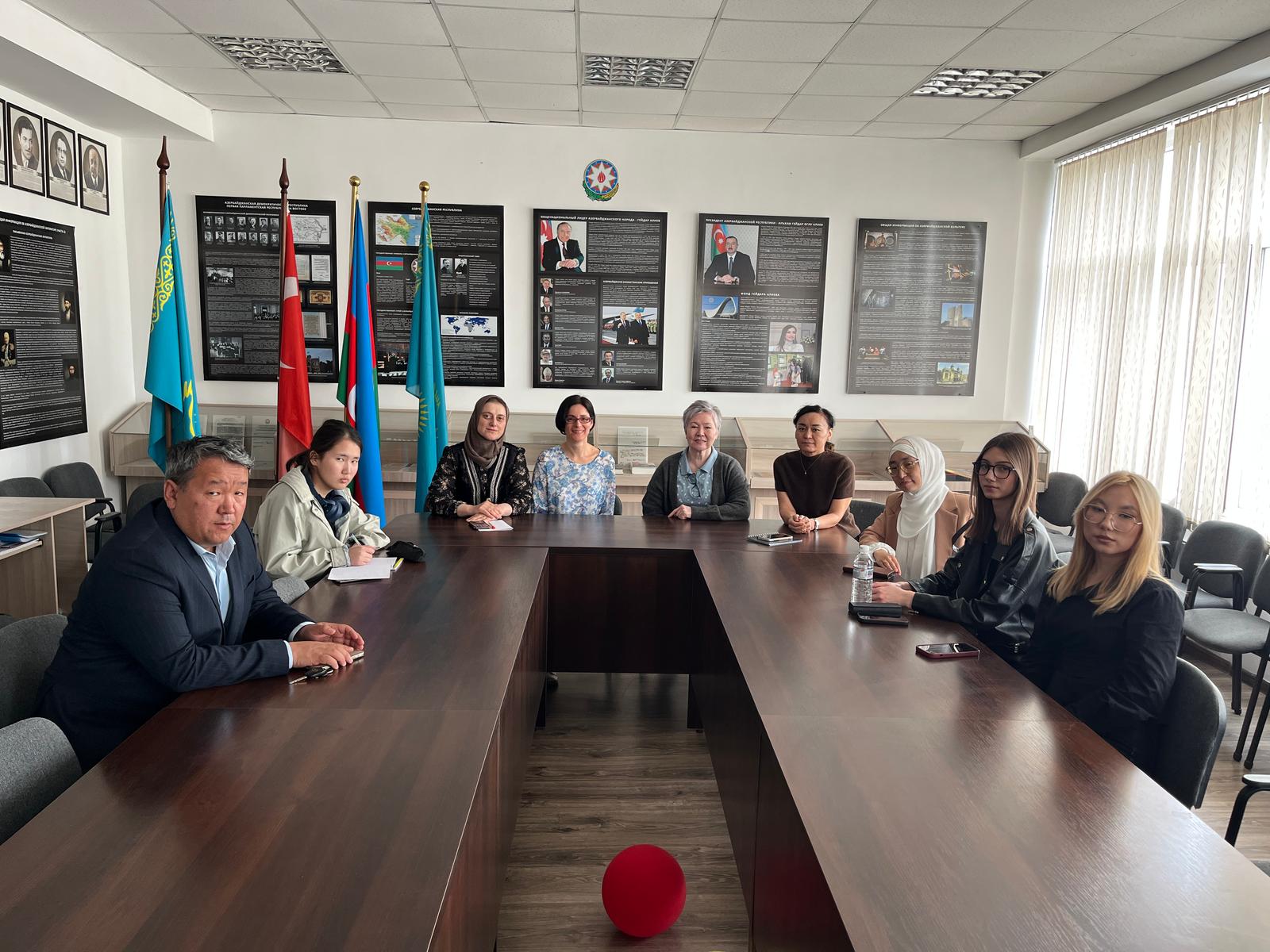 Erasmus+ бағдарламасы аясында Вильнюс университетінің лекторының Түріктану және Шығыс елдері тарихы кафедрасының студенттерімен кездесуі